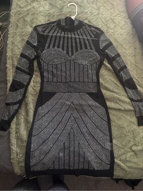 Black Long-Sleeve Embellished Bodycon Dress
